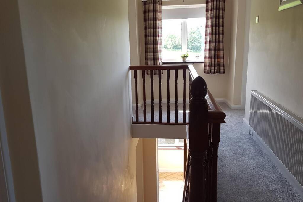 Mcconaghys Glenside Farmhouse Whitepark Bay บาลลินทอย ภายนอก รูปภาพ